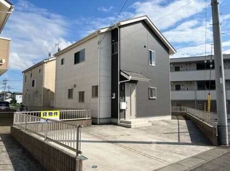 平松本町貸家C棟外観写真