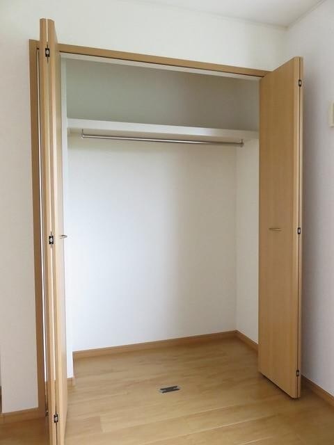 物件内観写真8　(クローゼット)