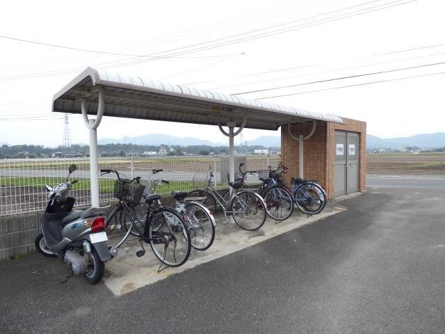 物件外観写真4　(駐輪場)
