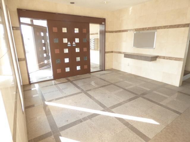 物件内観写真17　(エントランス)