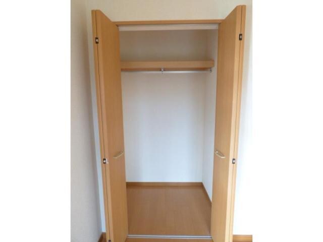 物件内観写真10　(6.7帖洋室クローゼット)