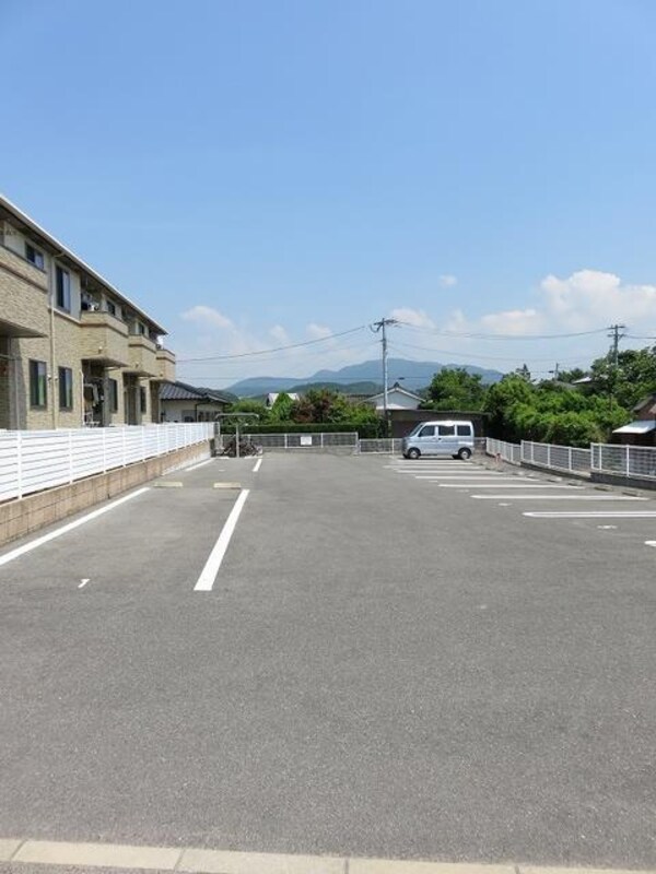 駐車場・駐輪場