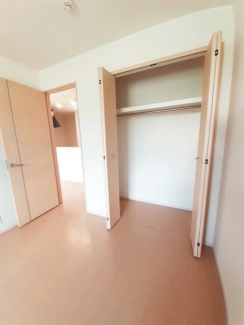 物件内観写真12　(6帖洋室)