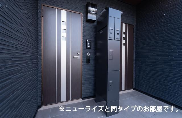 物件内観写真13　(エントランス)
