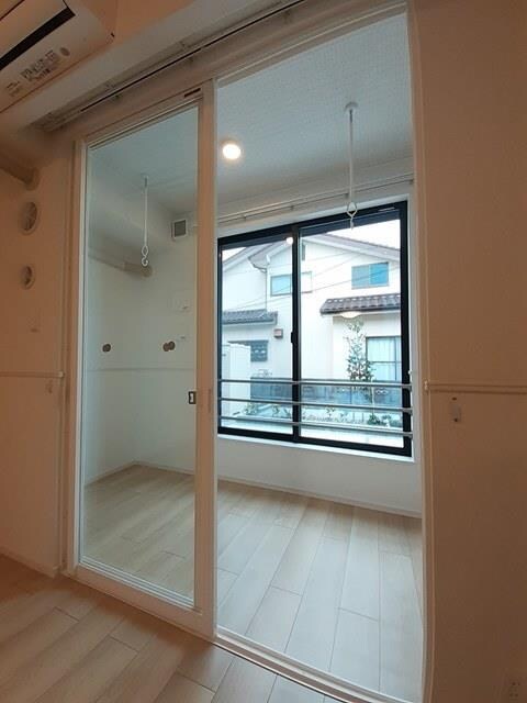 物件内観写真10　(サンルーム)