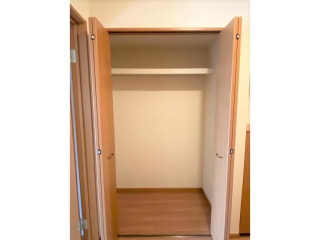 物件内観写真11　(玄関横)