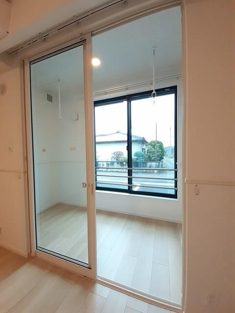 物件内観写真11　(サンルーム)