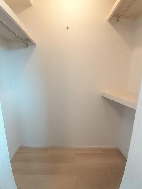 物件内観写真9　(ウォークインクローゼット)