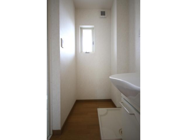 物件内観写真13　(室内洗濯機置き場)