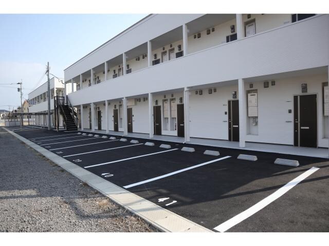 ENISHI.APT　A・Bの駐車場・駐輪場