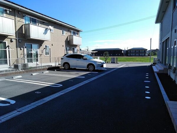 駐車場・駐輪場