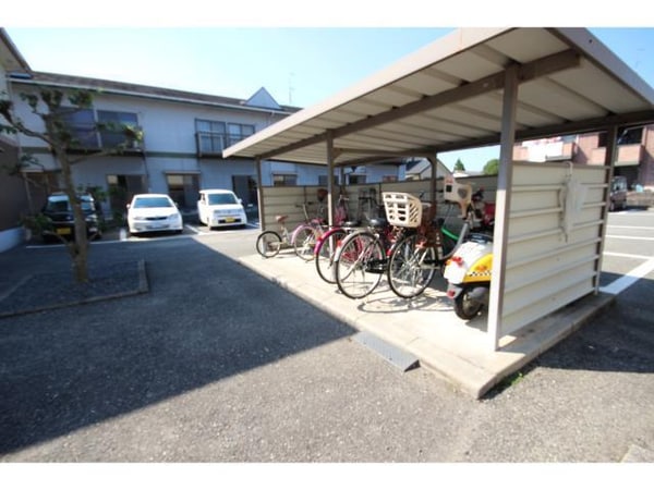 駐車場・駐輪場