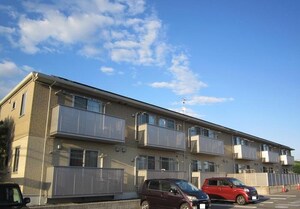 チャルルK外観写真