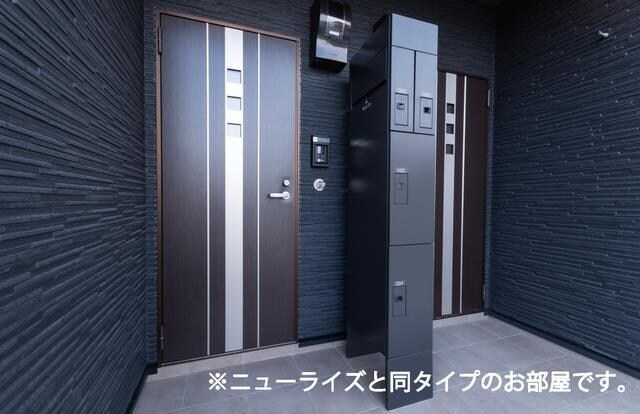 物件内観写真14　(エントランス)