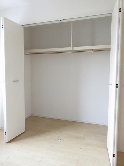 物件内観写真8　(クローゼット)