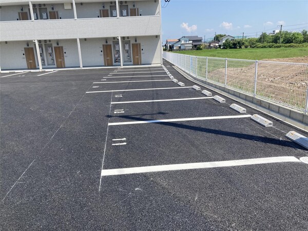 駐車場・駐輪場