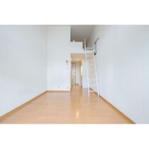 鹿児島本線 吉塚駅 2階建 築19年の外観写真