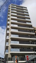 ミルコマンション泊崇元寺石門