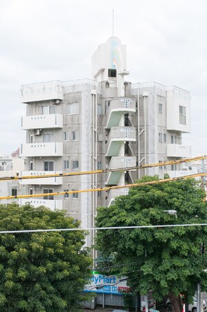 セイ・シェル壷屋外観写真