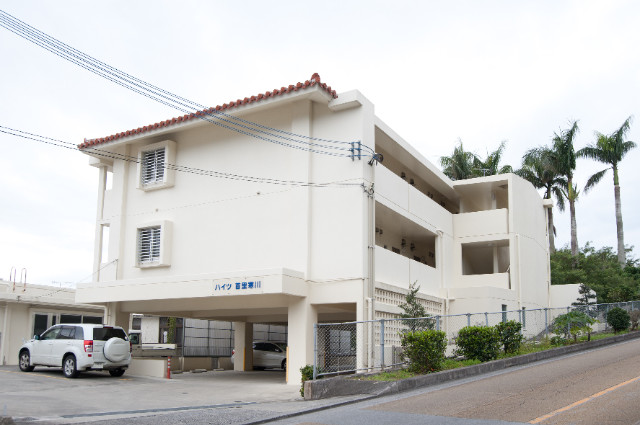 ハイツ首里寒川