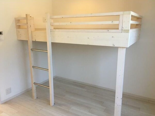 寝室(同物件、別部屋内装写真参照)
