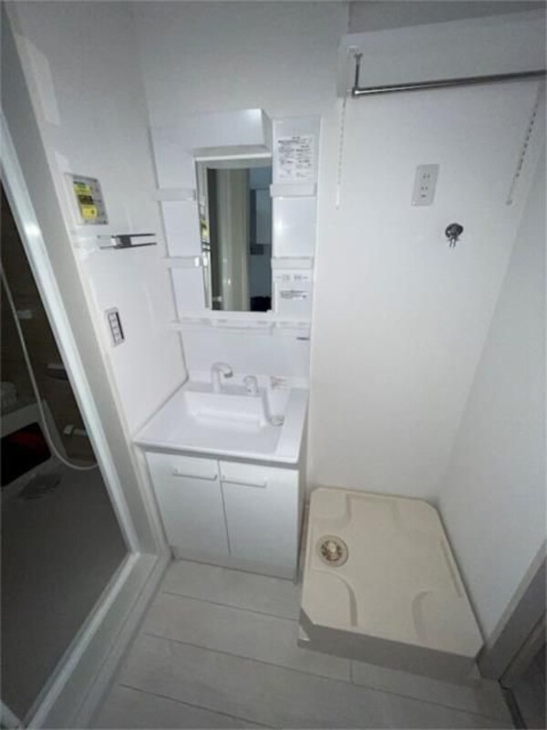 洗面・脱衣所(同物件、別部屋内装写真)