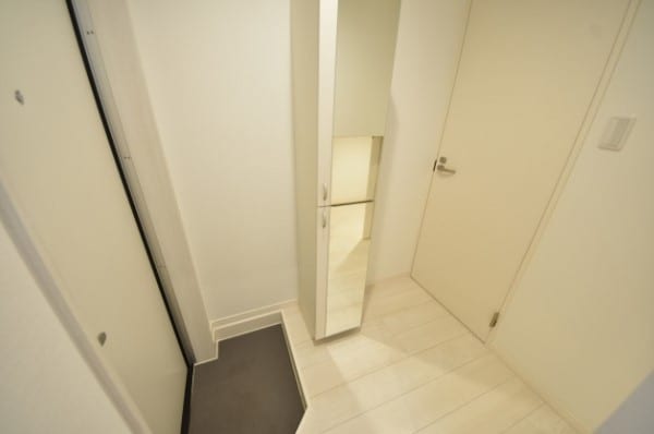 玄関(同施工参照写真)