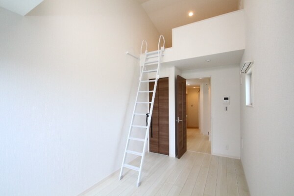 居室(※同建物別部屋　)