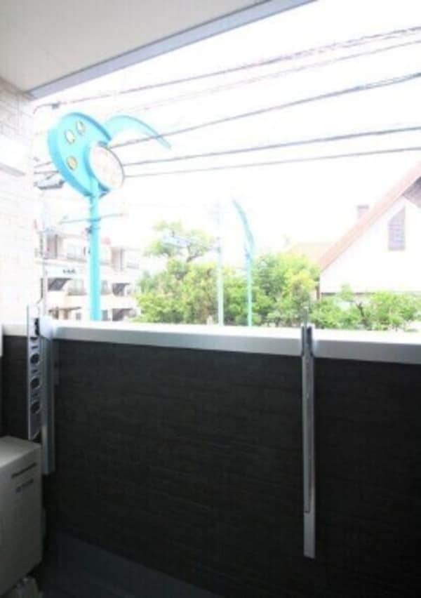 バルコニー(※別部屋同建物写真)