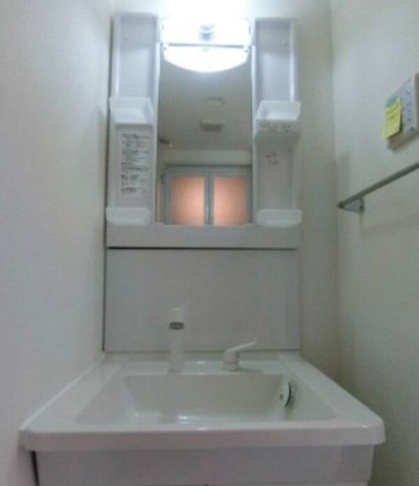 独立洗面台(同物件別部屋内装写真参照)