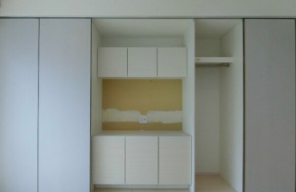 収納(同物件別部屋内装写真参照)