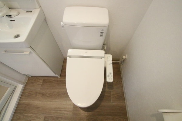 トイレ(別部屋内装写真参照)