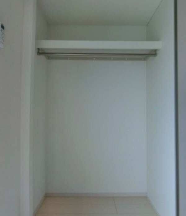 収納(同物件別部屋内装写真参照)