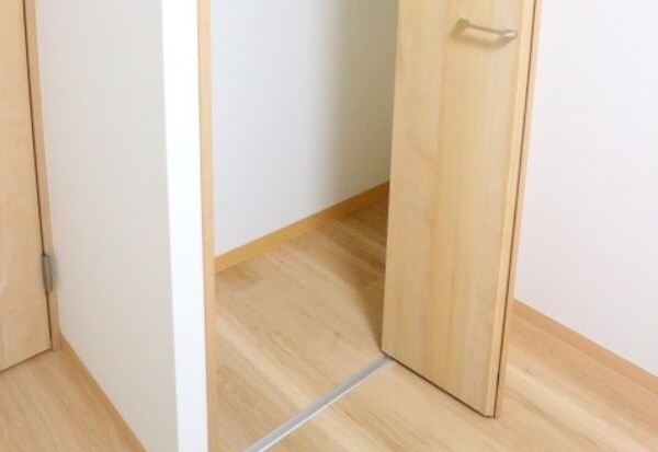 収納(※同建物別部屋　参考画像)