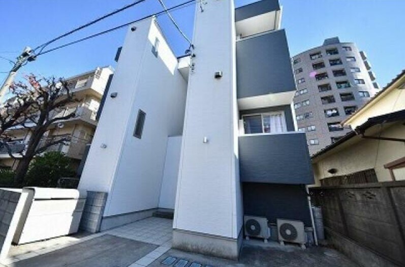 物件外観写真2　(※同シリーズ施工)