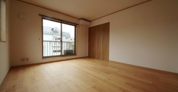 居室(※同建物別部屋参考写真)