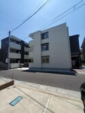 リズ参番館