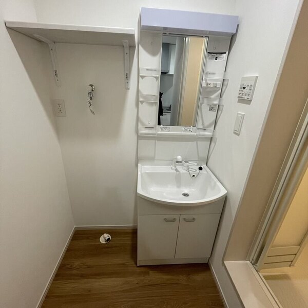 独立洗面台