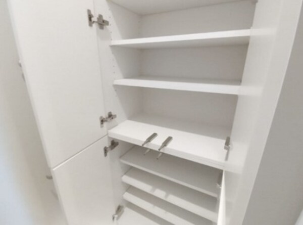 収納(※同シリーズ施工 別部屋)
