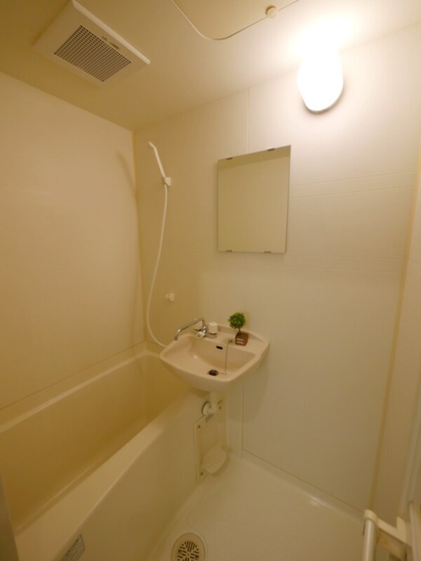 浴室(※同建物別部屋参考写真)