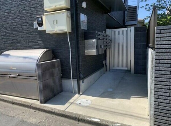 エントランス(※同建物別部屋　同仕様)