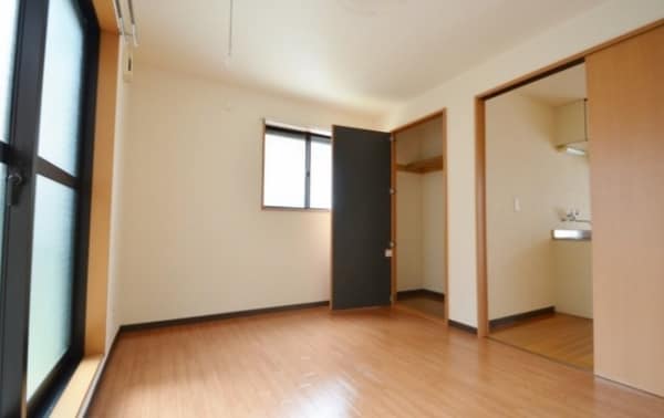 居室(別部屋参考写真となります)