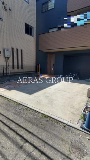 新座市東3丁⽬ガレージ付⼾建て