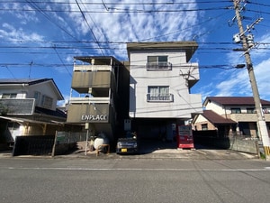エンプレイス牧外観写真