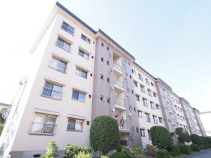 茨木郡山Ｂ住宅Ａ－１７棟外観写真