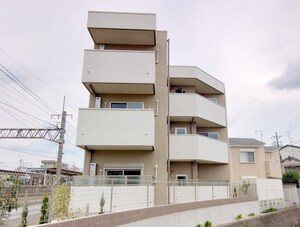 ラフィネ　カワニシイケダ外観写真