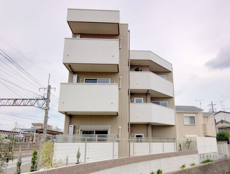 ラフィネ　カワニシイケダ外観写真