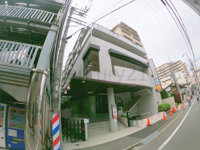 サンロイヤル池田駅前