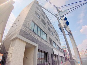 B♭KAWANISHI（ビーフラットカワニシ）外観写真
