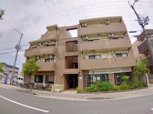 リアライズ昆陽外観写真